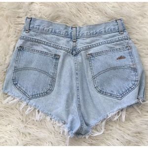 VTG Chic Light Wash Cut Off Jean Shorts